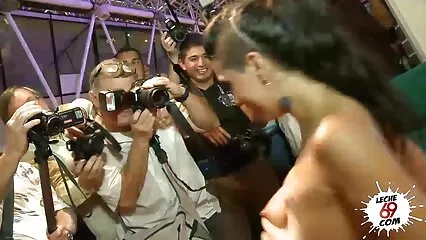 Las vacaciones comienzan con una velada con una prostituta transgénero sexo mexicano duro